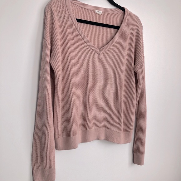 ✨3/$30✨ GARAGE PINK V NECK KNIT SWEATER - Picture 2 of 5